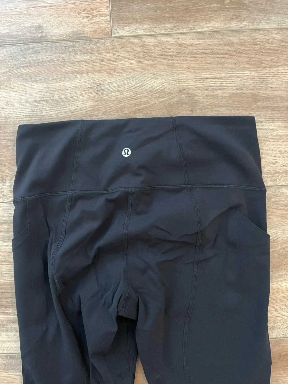 lululemon athletica mesh pockets